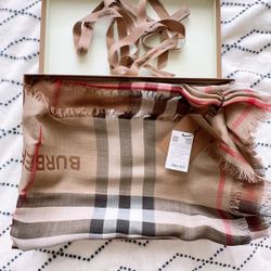 Burberry Scarf 