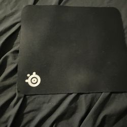 Medium Steelseries QCK Gaming Mousepad