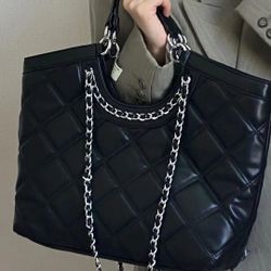 Light luxury and high-end sense small fragrance style diamond check tote bag autumn and winter new large-capacity handbag women‘s bag chain shoulder b