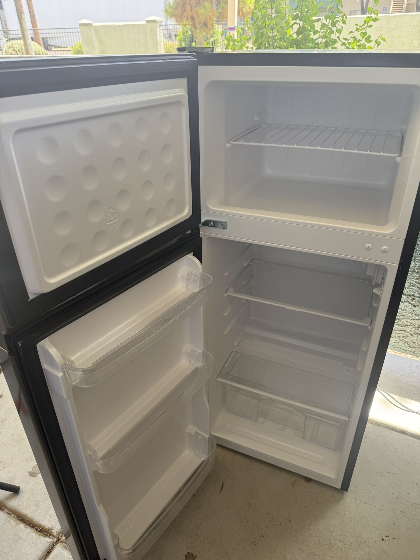 Mini Fridge 4ft