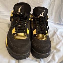 Jordan 4 Retro "Thunder"