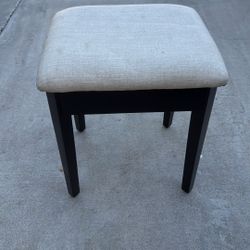 vanity stool 