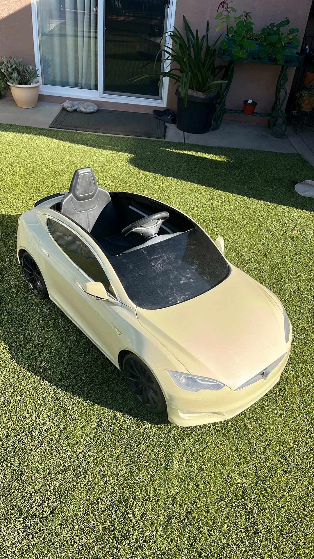 Radio Flyer Tesla 5 Childs Car Pre-owned