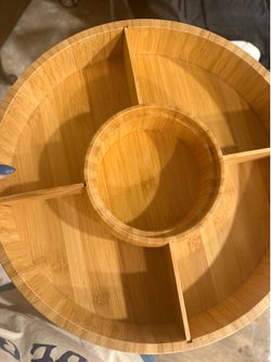 Adjustable serving tray