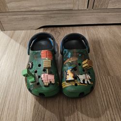 Boys Minecraft Crocs - 12