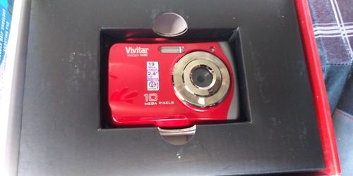 A,VIVITAR 10MEGAPIXELS CAMERA