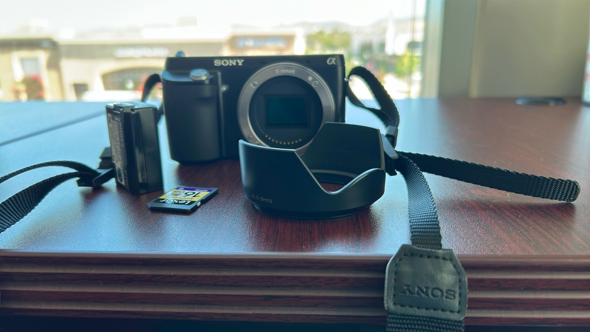 Sony Alpha NEX-3 14.2MP Mirrorless Camera BODY, Battery, lensless