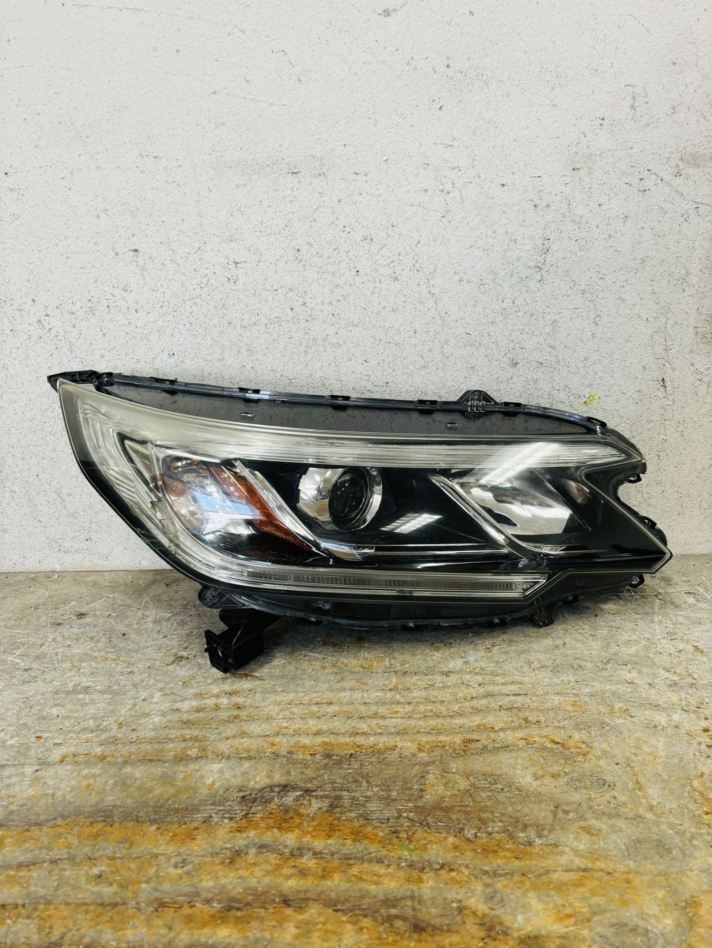 2016,2017 Honda CR-V,CRV Headlight Rh Passenger Oem