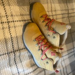 Women's Columbia  Waterproof Mid Suede Hiking Boots