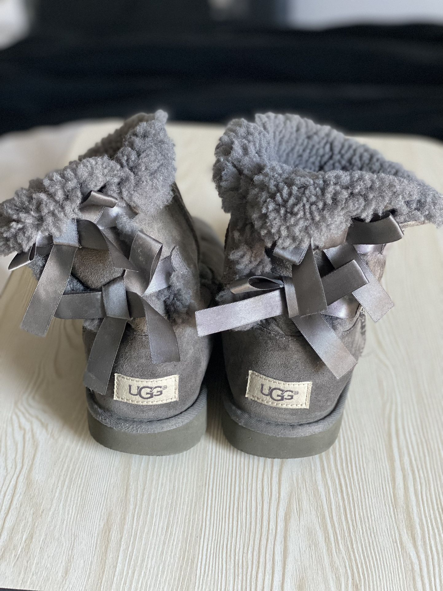 UGG Size 4 Gray Suede Boot Fit Like Size 6 Or 6.5 Bow Coquette