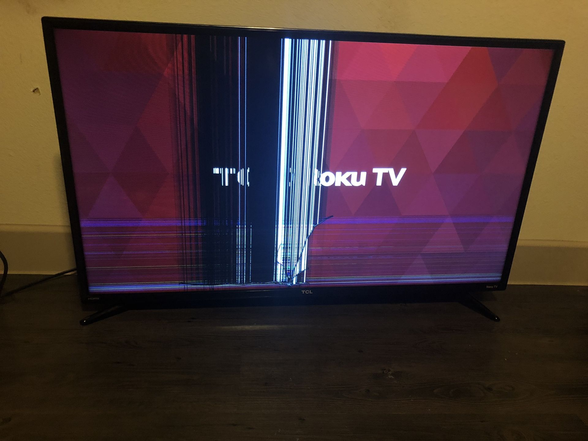 TCL Roku tv 40 “...Display broken.. woks great... selling for $35