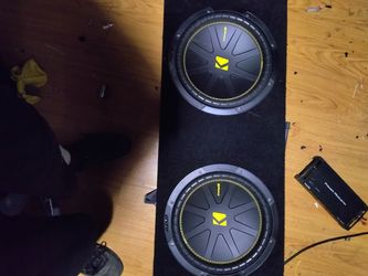 Com Kicker 12 and 2500 power acoustic amp