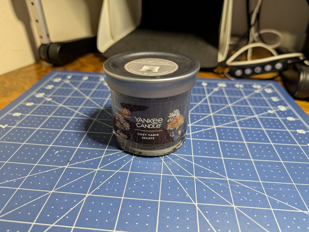 Yankee Candle Cozy Cabin Escape Large Jar 4.3 OZ Single Wick