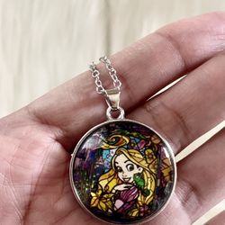 Brand New Princess Repunzel Disney Pendant Necklace in Gift Box