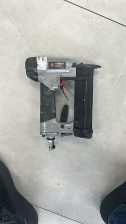 Porter cable 1 3/8” pneumatic Nail gun