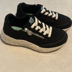 Black Justice Sport Sneakers (Size 1)