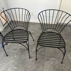 Set Of 4 Metal Chairs 