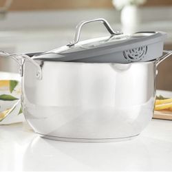  Olla de 7.5 qt. con tapa coladora