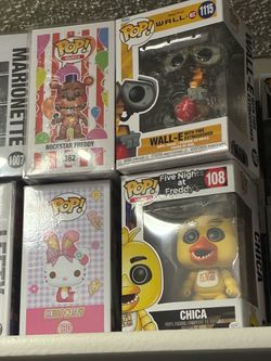 Selling chica & rock star Freddy