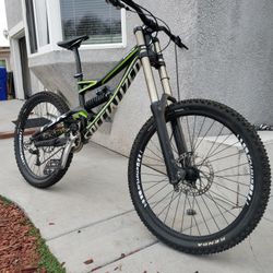 DOWNHILLS BIKE SPECIALIZED FULL SUSPENSION FOX  SIZE M PRICE 950