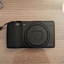 Ricoh GR III + Many Extras!