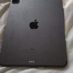 I Pad Pro 11 Inch Like New Most Recent Model