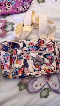Naureen London Butterfly Crossbody Bag – $25 OBO 🦋 Beautiful butterfly-print crossbody/shoulder bag with lots of room and multiple zippered compartme