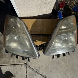 2007 Toyota Prius Headlights
