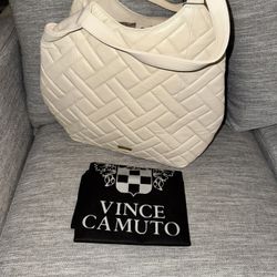 Vince Camuto 