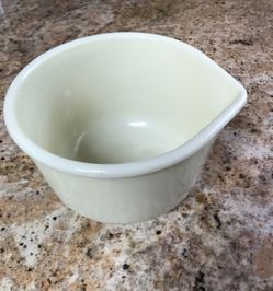 Mid-century custard Westinghouse Glass spouted bowl