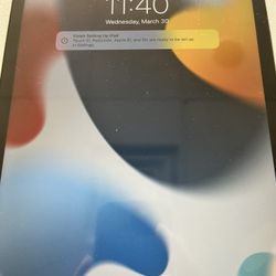 iPad 7th generation Wi-Fi 32 GB good condition unlocked
