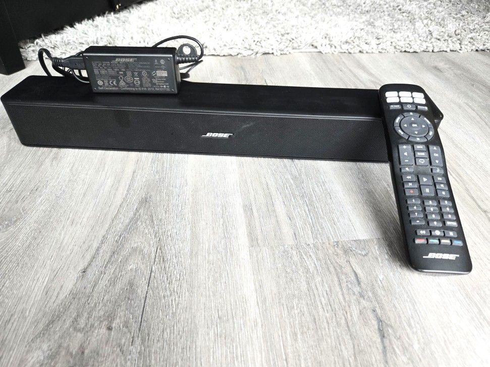Bose Solo 5 TV Soundbar w Power Adapter & Remote