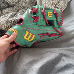 Brand New Glove Used Twice And Just Condition