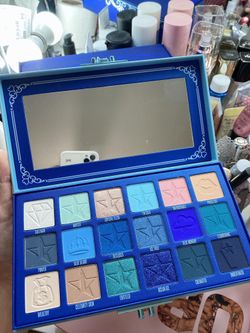 JEFFREE Star Blue Blood Eye Shadow Palette
