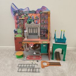 TMNT Teenage Mutant Ninja Turtles Mutant Mayhem Sewer Lair