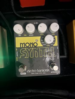 Electro-harmonix Mono Synth guitar pedal