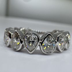Alternating Pear Shape Moissanite Diamond Engagement Ring Wedding Band Eternity Ring Bezel 