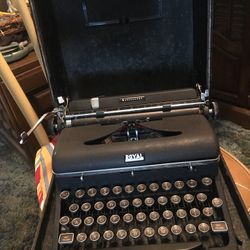 1940s Royal Typewriter 