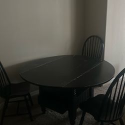 Round Dining Table 