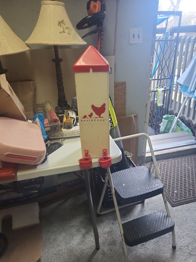 Chicken 🐔 Feeder.