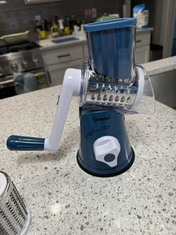 Rotary Cheese Grater, Kitchen Mandoline Vegetable Slicer with 3 Interchangeable Blades, Easy to Clean Rotary Grater Slicer for Fruit, Vegetables, Nuts
