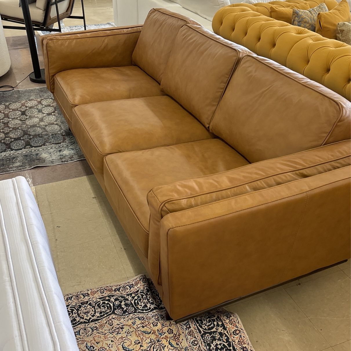 Geniune Leather Tan Sofa FREE Delivery ❤️🙈🥰❤️🤓