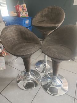 Set of 3 Wicker Bar Stools with Chrome Base