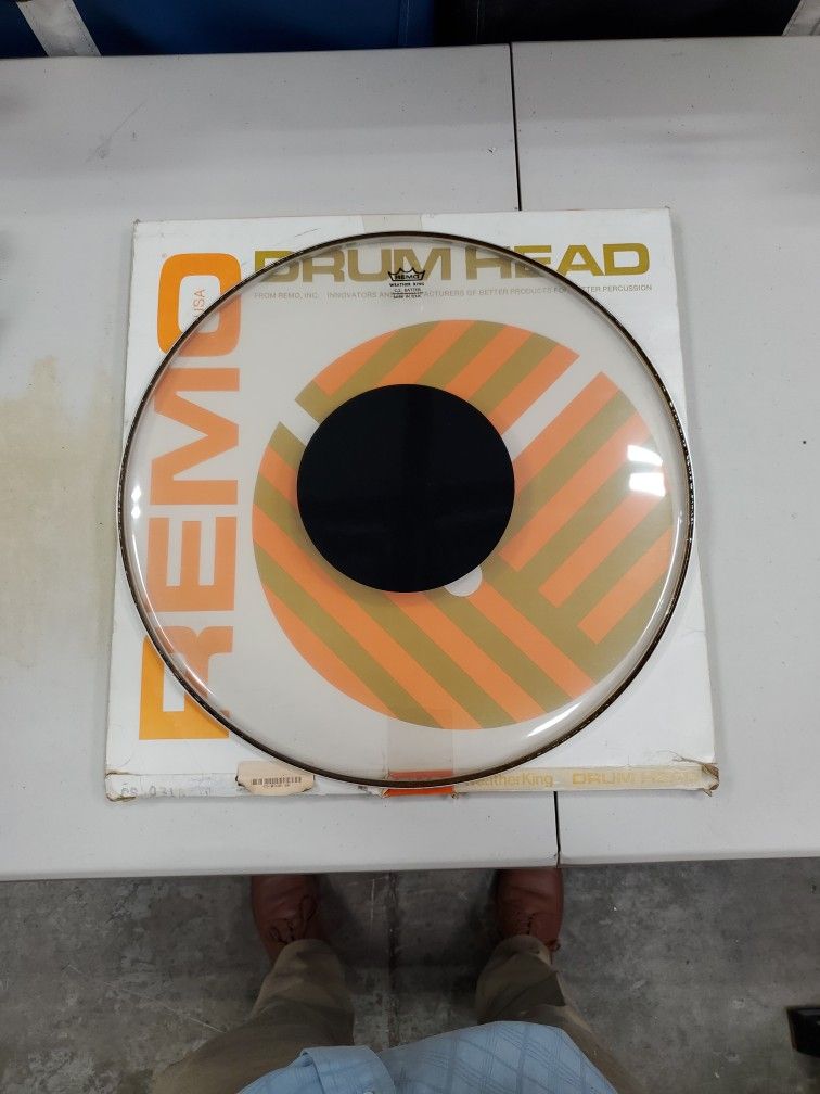 Remo 18" Controlled Sound Black Dot Drum Head