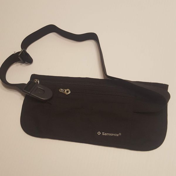 Samsonite zipped travel waist bag pouch. Pre-owned, good shape. for Sale in San Jose, CA - OfferUp