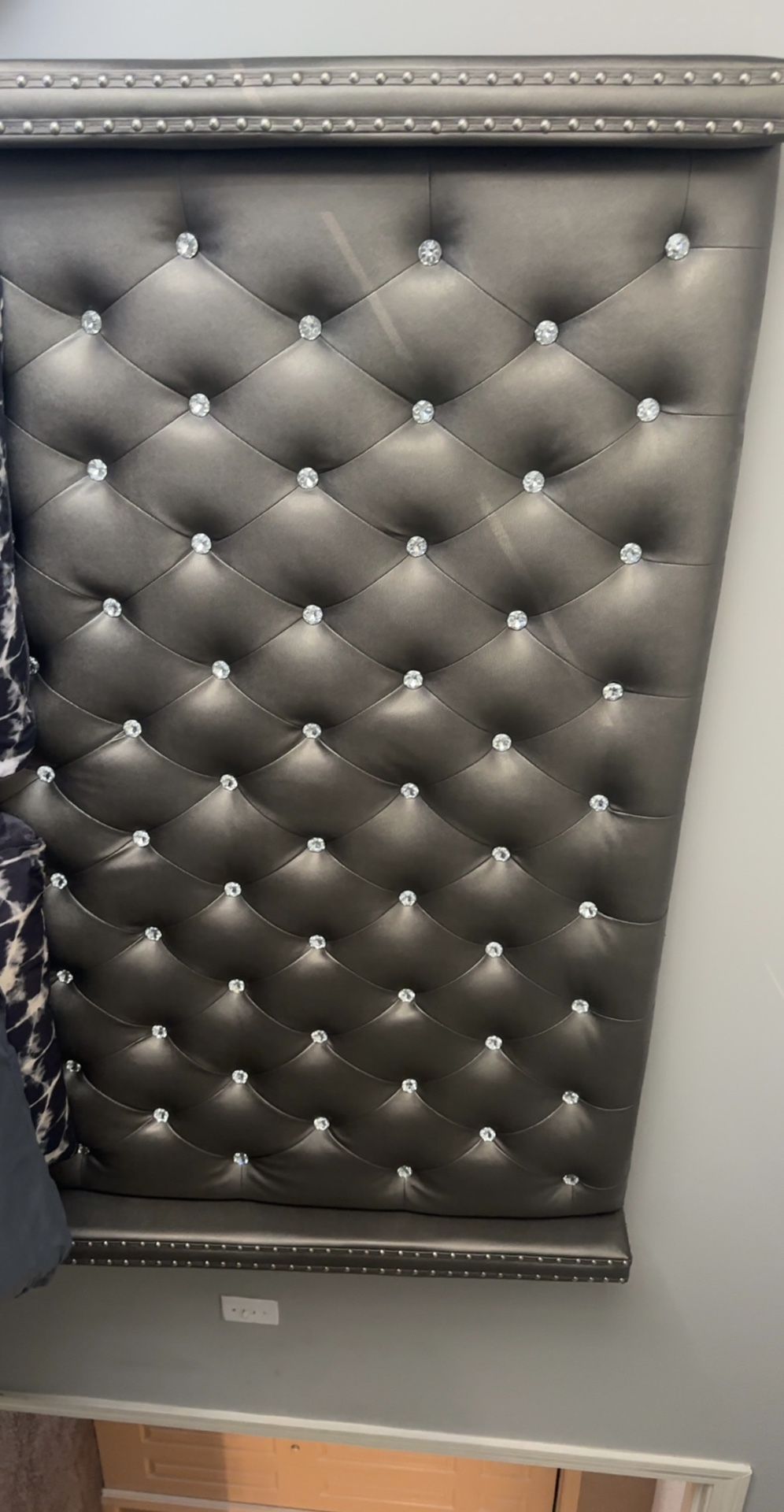 Headboard 
