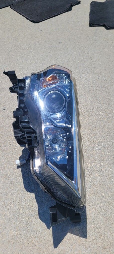 Toyota 4Runner headlight