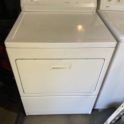 Dryer Gas Kennmore In Good Condition 