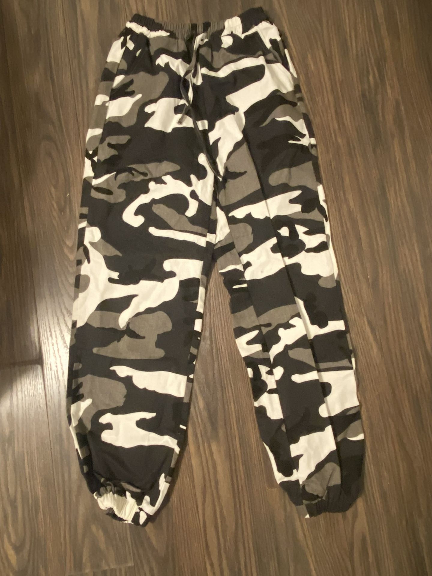 SHEIN Camo Women’s Pants