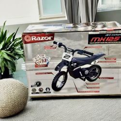 6539646 Razor MX125 Dirt Rocket E-bike 5.3 mile range and 8mph Floor Model Display 
